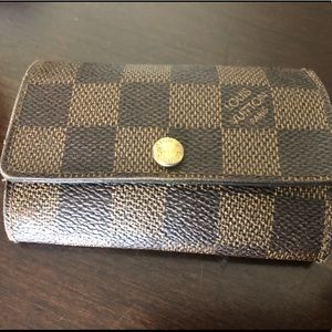 Louis Vuitton 6 Key Holder
